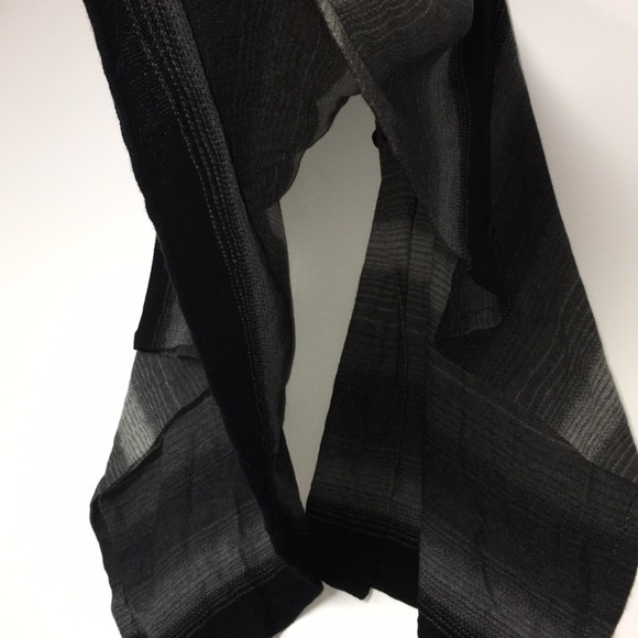 Jones New York Signature Poncho w/toggles + snaps - Picture 15 of 16